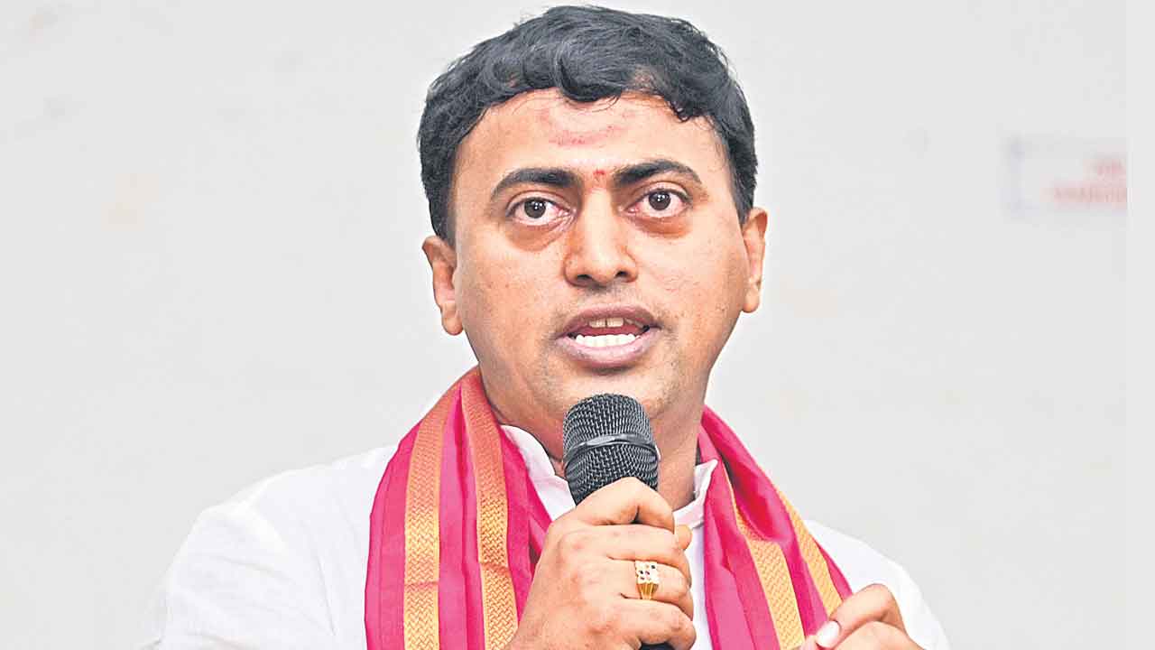 తెలంగాణ హెలికాప్టర్ను బిహార్లో ఎలా వాడుతారు?