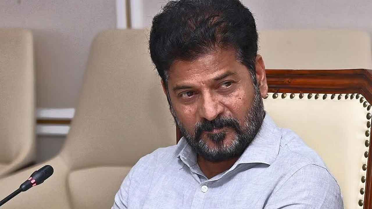 టీవీ షో కోసం ఢిల్లీకి సీఎం!.. నిపుణులతో చర్చలని ప్రచారం
