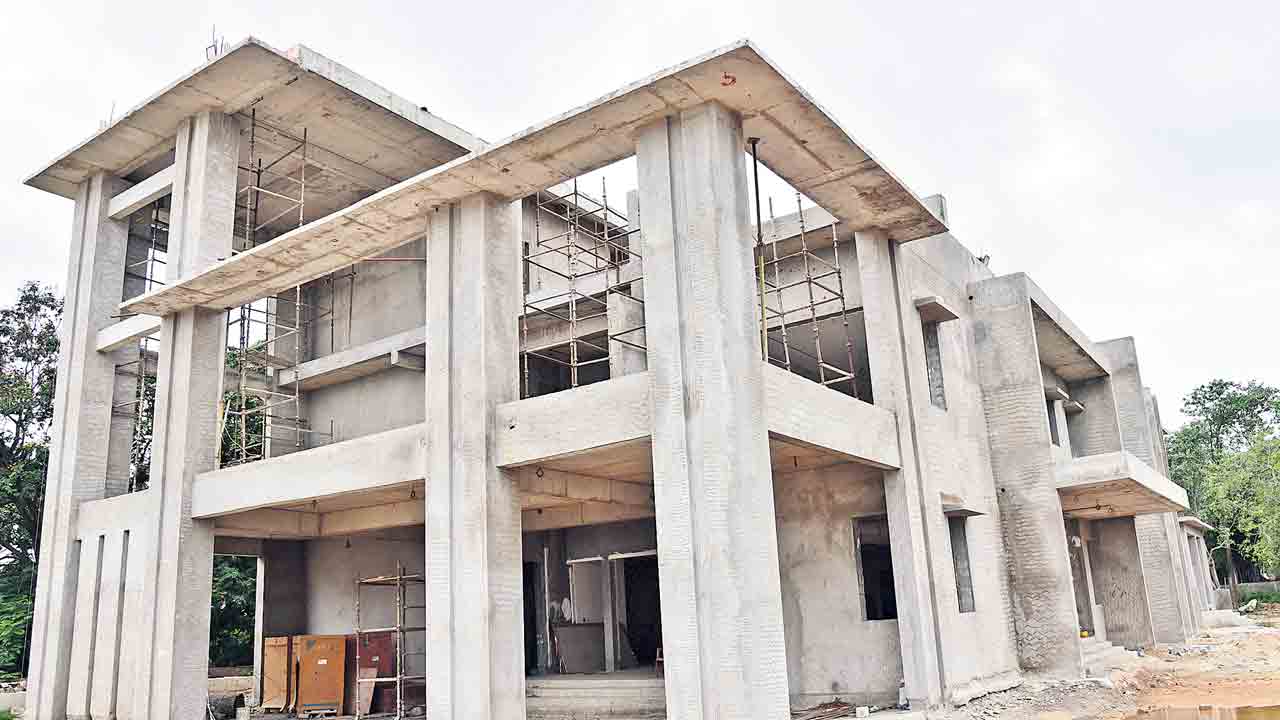 Revanth Guest House | సర్వహంగులతో ‘రేవంత్‌ అతిథిగృహం’.. ఆగమేఘాలపై సాగుతున్న భవన నిర్మాణ పనులు