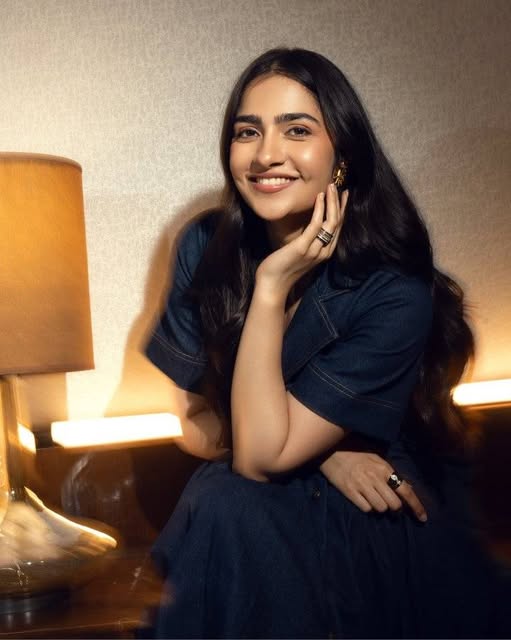 ఇక, ఈ నేపథ్యంలో రుక్మిణి.. తమిళ ఇండస్ట్రీలోనూ వరుస అవకాశాలు వస్తున్నాయి.
