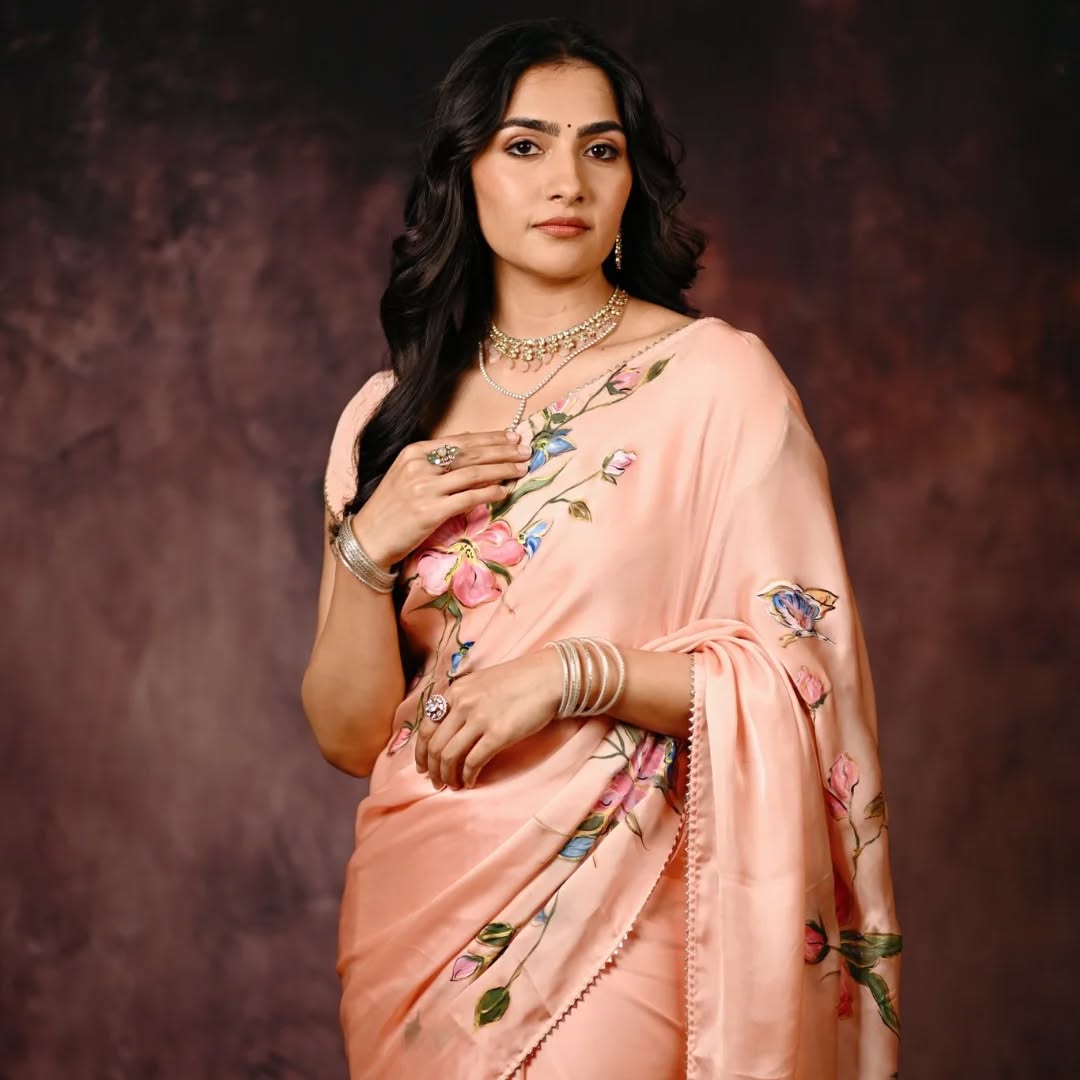 యూత్లో క్రేజీ హీరోయిన్గా నిలిచింది. ఈ క్రేజ్కి తగ్గట్టేగానే అవకాశాలు క్యూ కడుతున్నాయి.