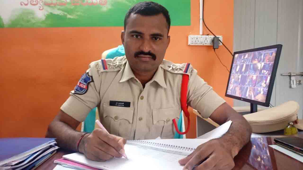 SI Arun kumar | గ్రామాల్లో ఎలాంటి సమస్యలు ఉన్నా మా దృష్టికి తీసుకురండి : దౌల్తాబాద్ ఎస్‌ అరుణ్ కుమార్