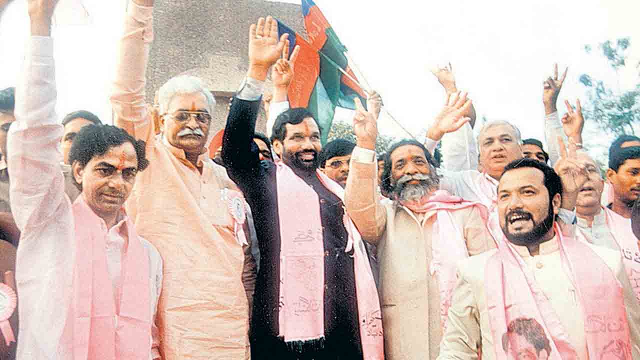 తెలంగాణ ఆకాంక్షకు తొలి సంఘీభావ సంతకం.. ఉద్యమానికి శిబూ సొరేన్‌ గట్టి మద్దతు