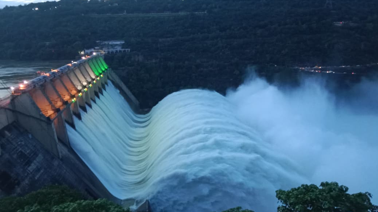 Srisailam Project | పరవళ్లు తొక్కుతున్న కృష్ణమ్మ.. శ్రీశైలం పది గేట్ల ఎత్తివేత