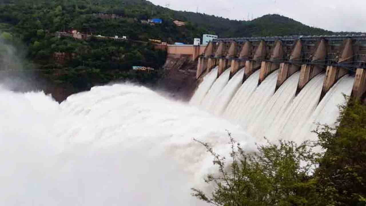 Srisailam Project | శ్రీశైలం10 గేట్ల ద్వారా దిగువకు నీటి విడుదల