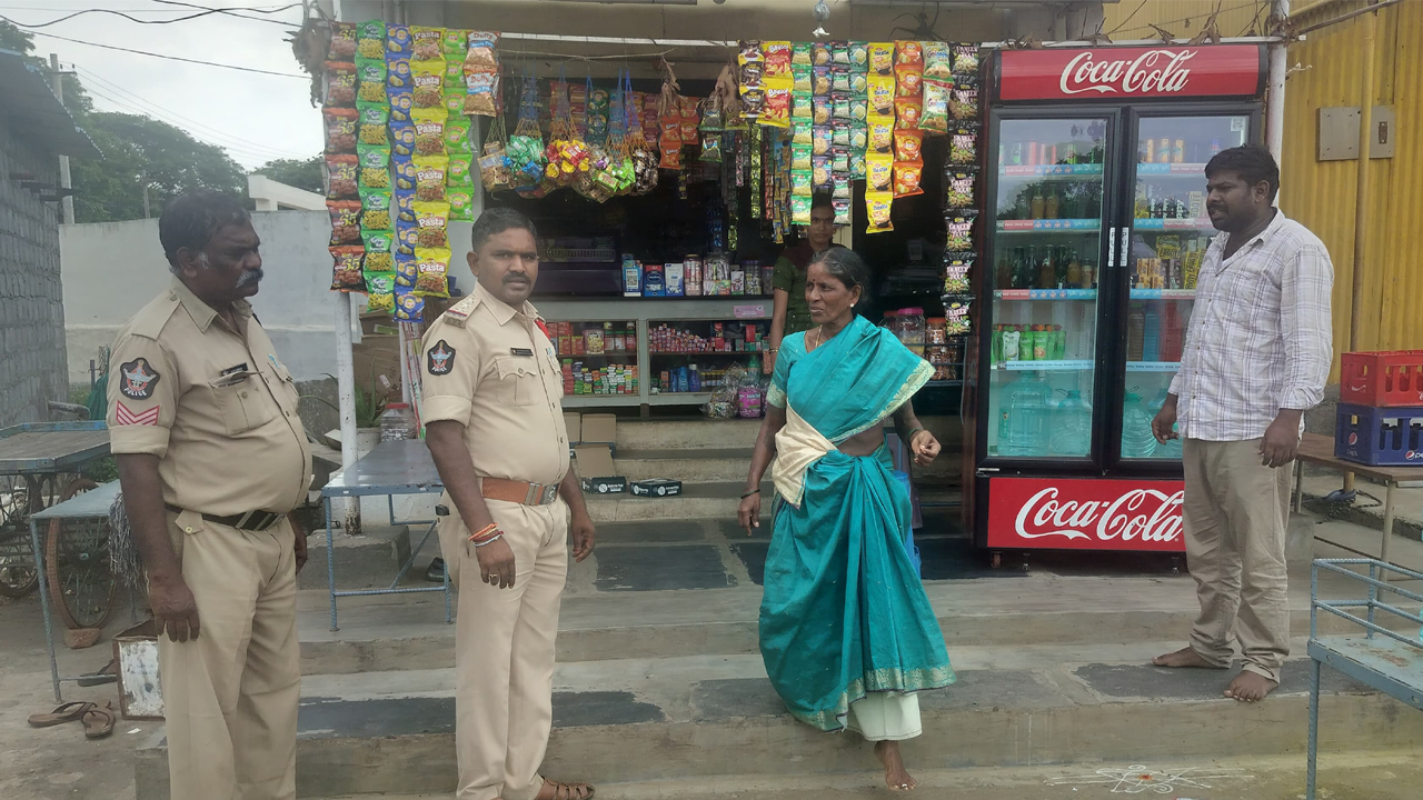 Srisailam | విద్యాసంస్థల వద్ద గుట్కాలు, సిగరెట్లు అమ్మొద్దు..!