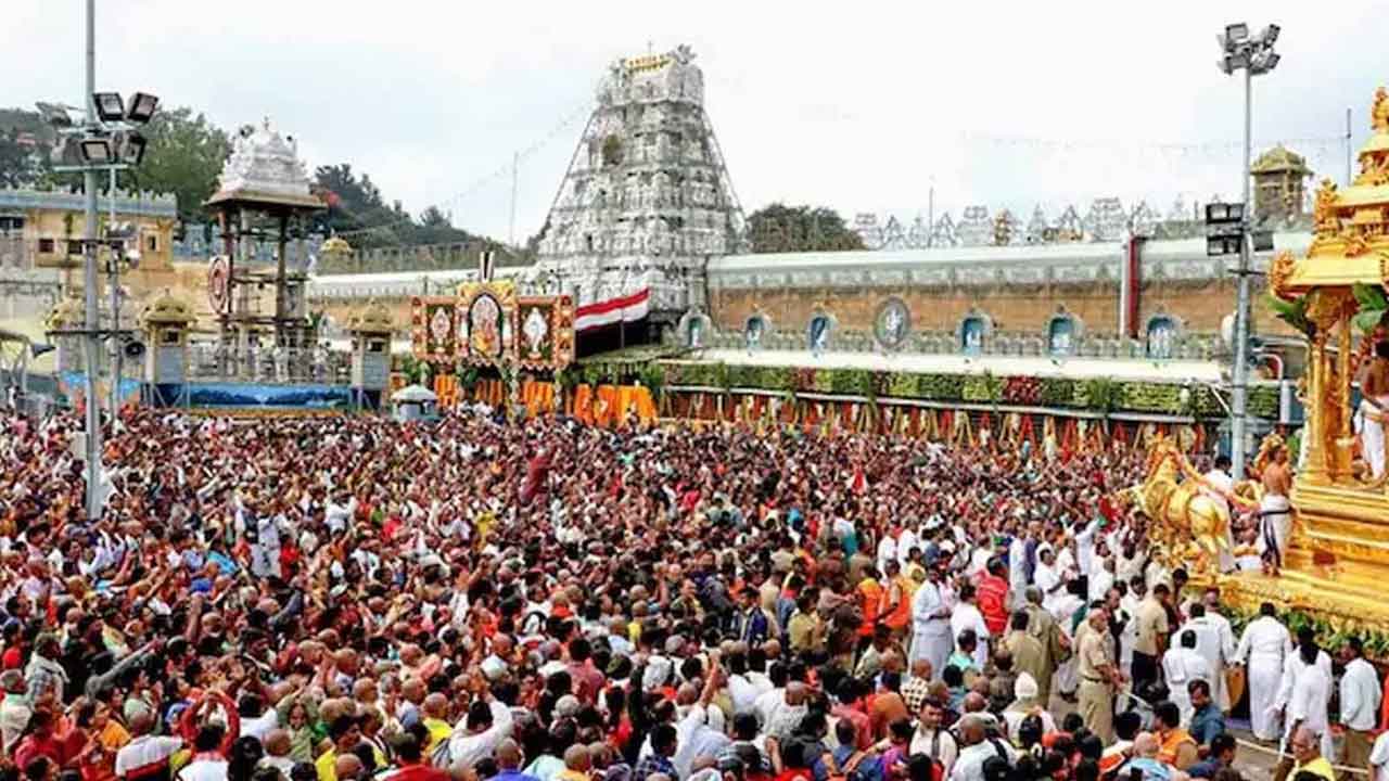 తిరుమలలో పెరిగిన భక్తుల రద్దీ