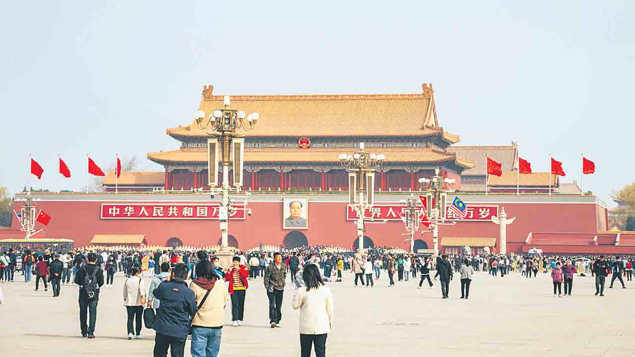 మూడు రాజధానుల్లో.. ముచ్చటైన యాత్ర