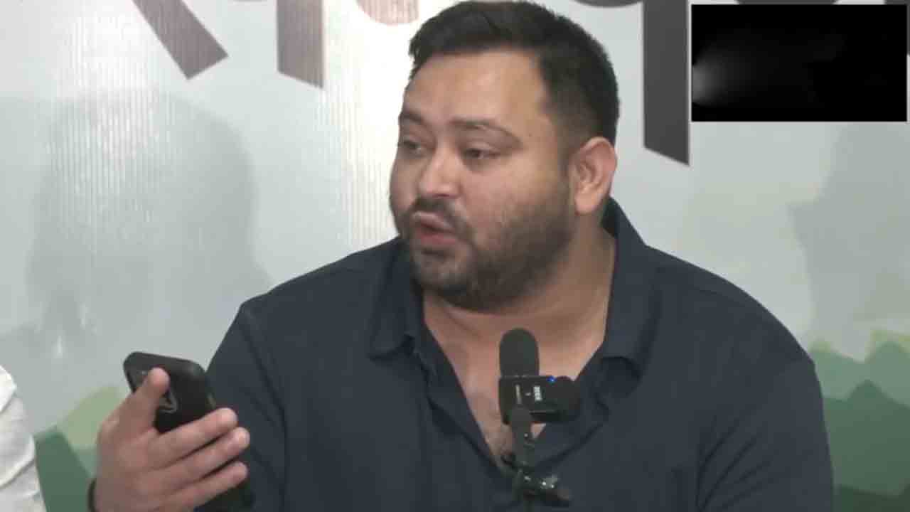 Tejashwi Yadav | ఓటర్ల జాబితాలో నా పేరు లేదు.. పోటీ చేసేదెలా..? : తేజస్వి యాదవ్‌