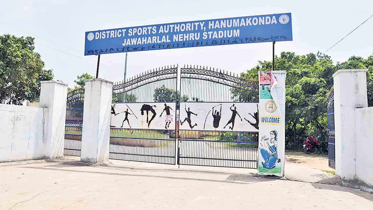 పేరు మార్చి పెట్టుడే కొత్తగా స్పోర్ట్స్‌ స్కూల్‌ మంజూరు