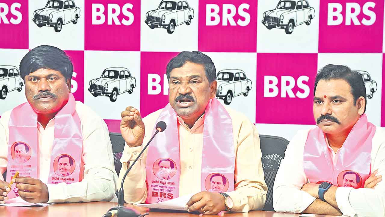 మంత్రుల పర్యటనతో ఒరిగిందేంటి?