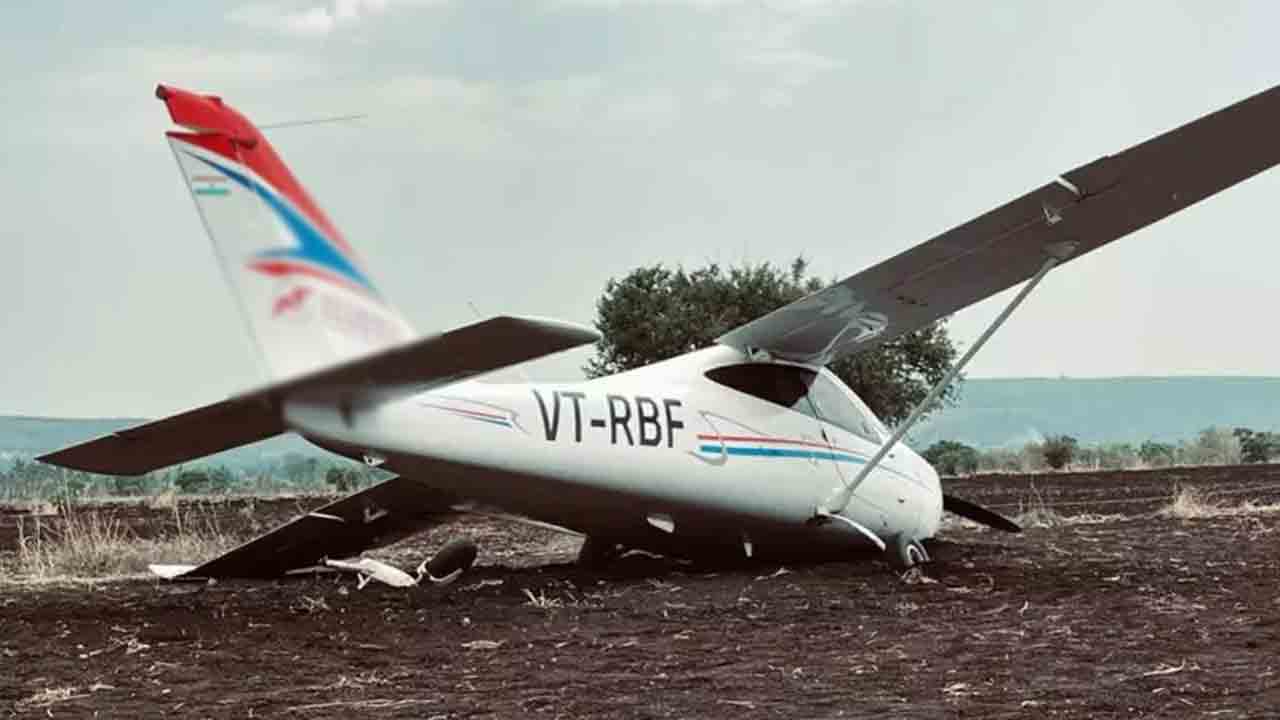 Aircraft Crash | పూణెలో ప్రమాదానికి గురైన శిక్షణ విమానం