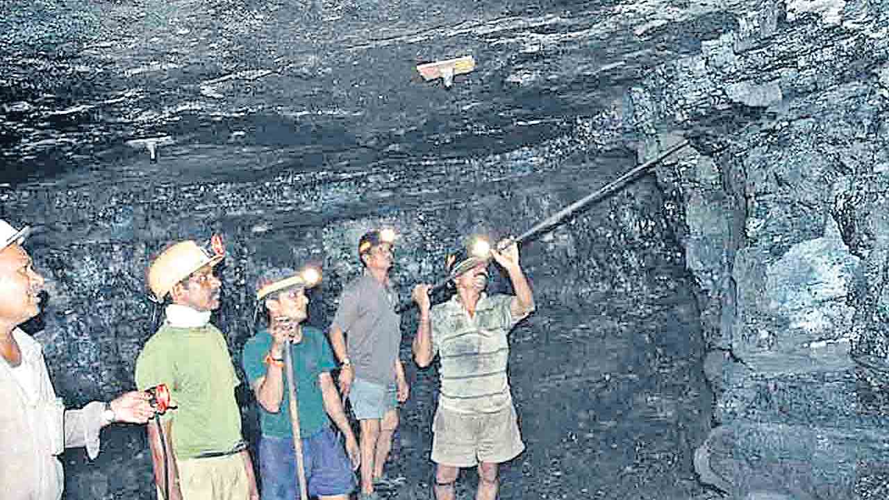 సింగరేణి భూగర్భ గనుల్లో భారీ నష్టాలు