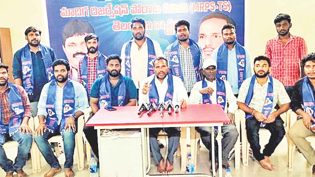 మనువాద బీజేపీకి మద్దతు ఉపసంహరించుకోవాలి.. మందకృష్ణకు వంగపల్లి సూచన