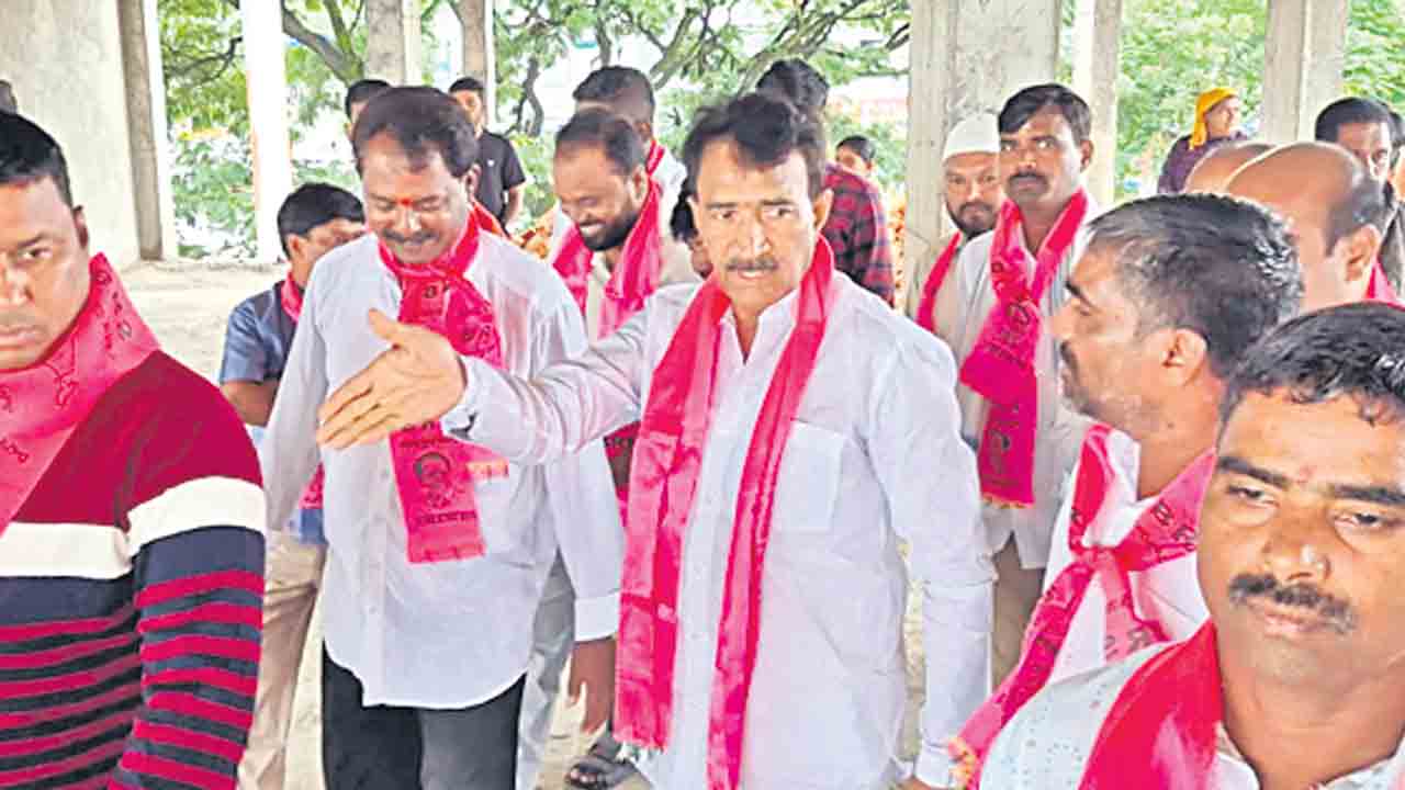 బస్టాండ్లను అందుబాటులోకి తేవాలి