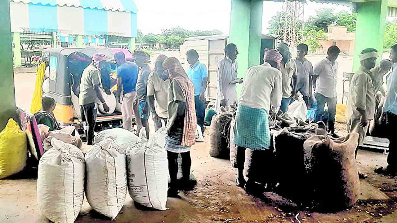 చిరు వ్యాపారుల జీరో దందా!