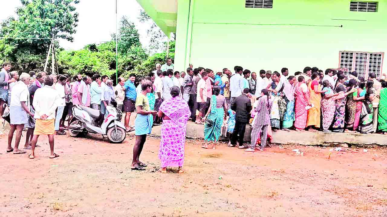 ఎన్నాళ్లీ నిరీక్షణ!