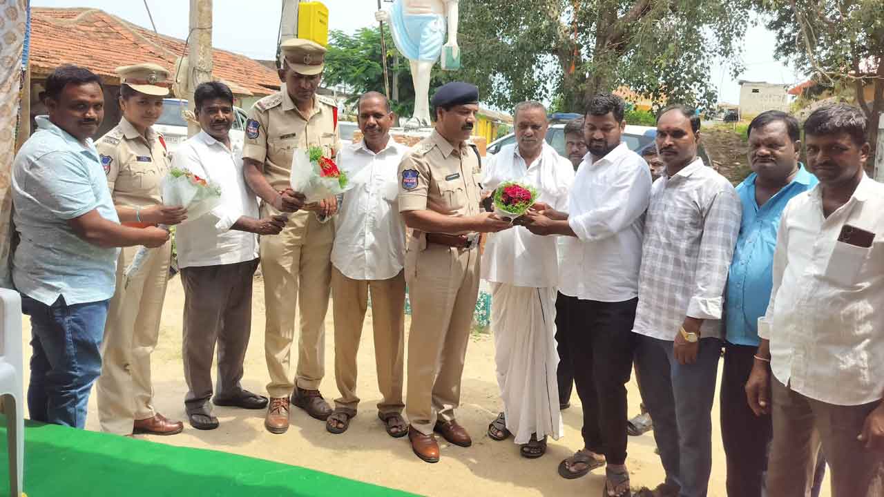 CCTV cameras | సీసీ కెమెరాల ఏర్పాటుతో నేరాలు తగ్గుముఖం : ఏసీపీ నరసింహులు