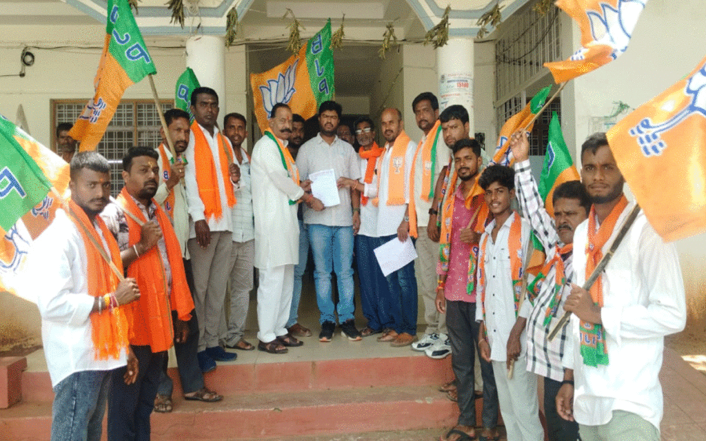 Aleru : కాంగ్రెస్ పార్టీ ఇచ్చిన హామీలను నెరవేర్చాలి : దాసరి మల్లేశం