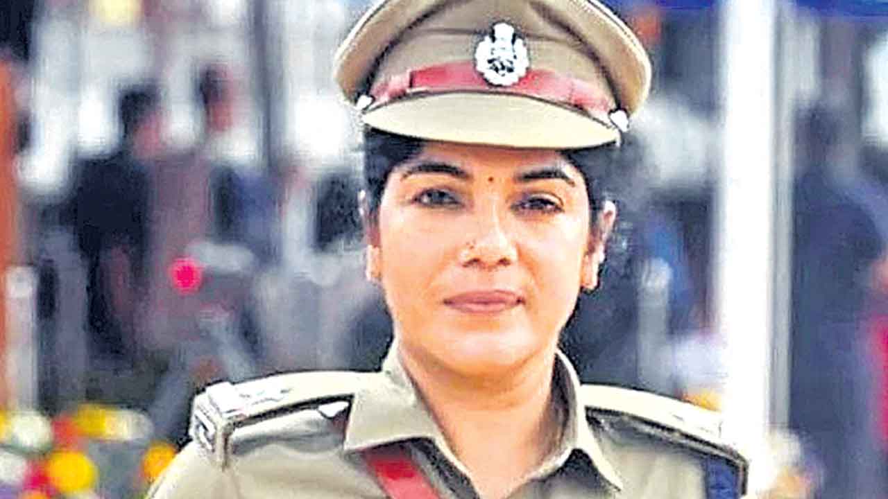 హ్యాట్సాఫ్‌ అపర్ణ