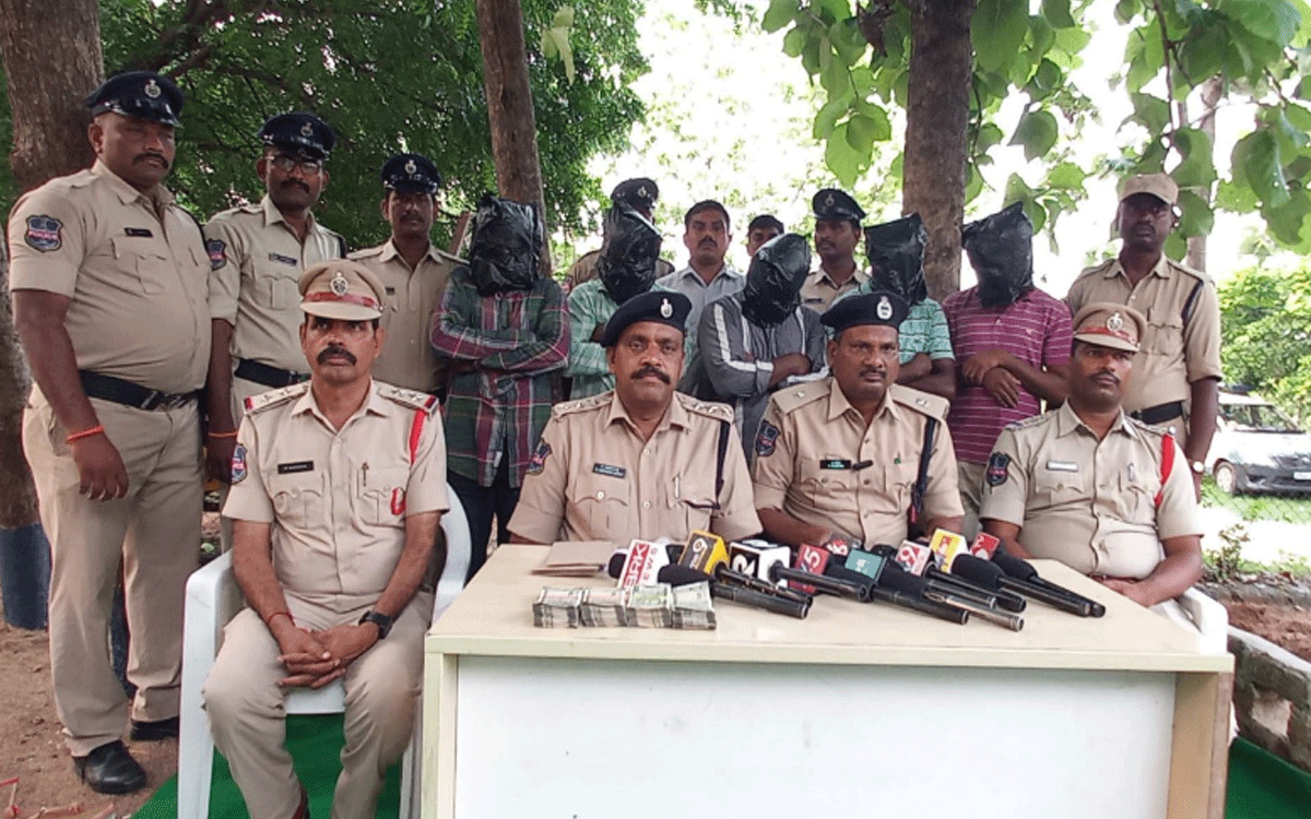 Kattangur : బోరు మోటార్ల దొంగలు అరెస్టు