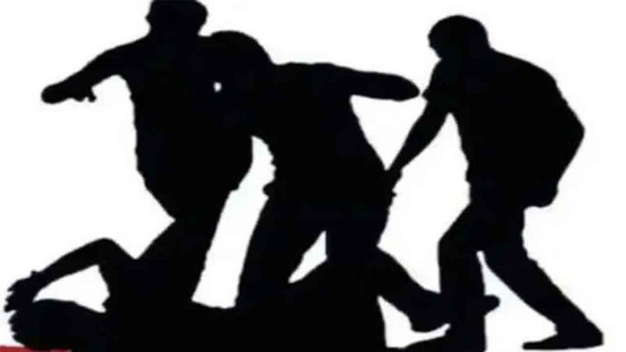 సాఫ్ట్వేర్ ఉద్యోగిపై కత్తితో దాడి
