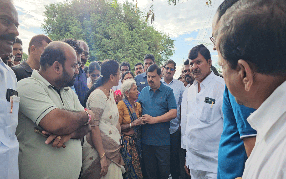 Chandampet : గ్రామాల్లోని స‌మ‌స్య‌ల ప‌రిష్కారానికి చ‌ర్య‌లు : ఎమ్మెల్యే బాలు నాయక్