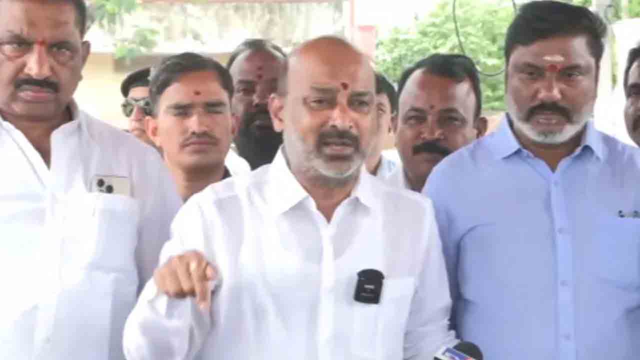 Bandi Sanjay | ఓట్ల చోరీ గురించి కాదు.. జగిత్యాలలో సీట్ల చోరీ గురించి మాట్లాడండి.. పీసీసీ చీఫ్‌కు బండి సంజయ్‌ కౌంటర్‌