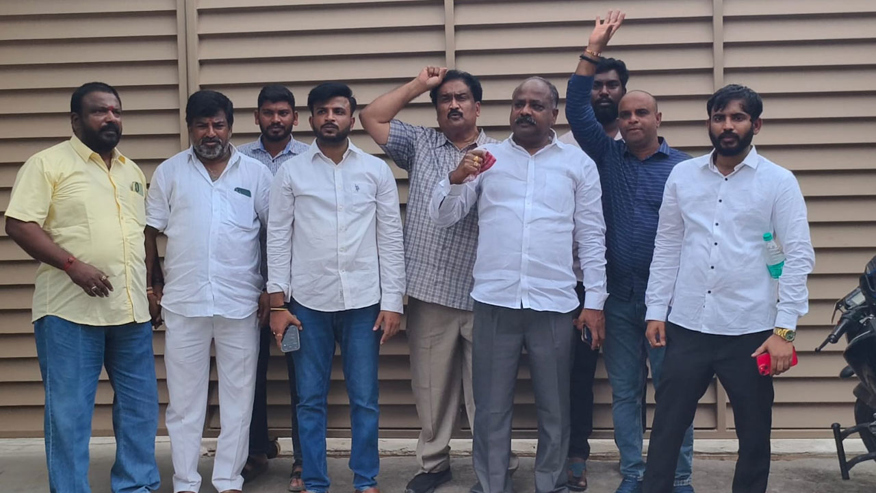 Hyderabad | రెండో త‌ర‌గ‌తి విద్యార్థి నోటికి టేపు వేసి.. హింసించిన టీచ‌ర్