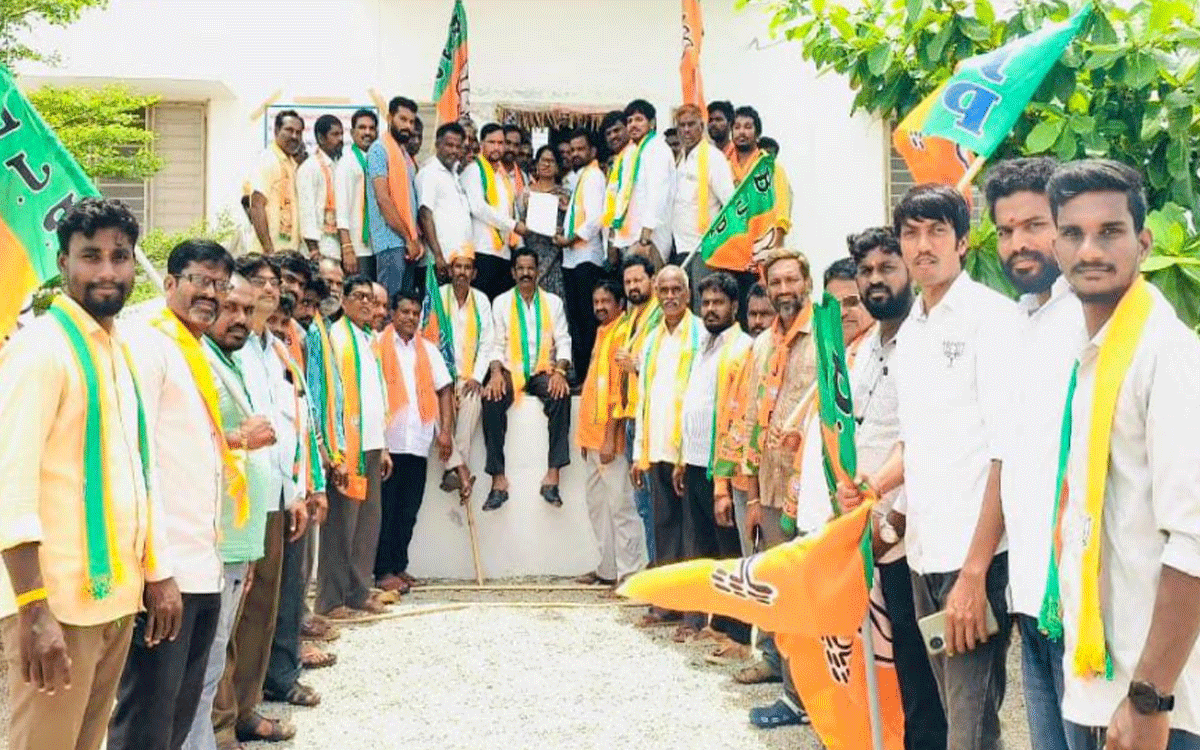 Chandur : ‘చండూరు మున్సిపల్ పరిధిలో సమస్యలు పరిష్కరించాలి’