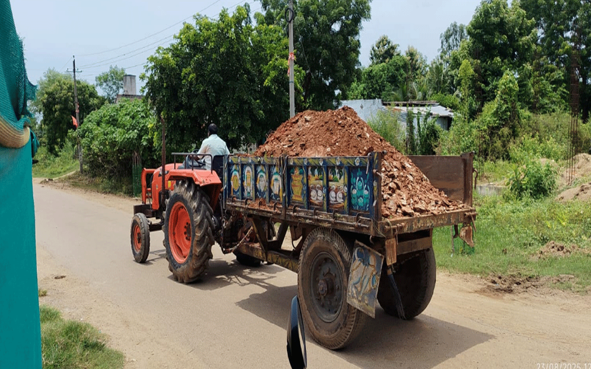 Bonakal : అసైన్డ్ భూముల నుండి మట్టి అక్రమ తోలకాలు.. పట్టించుకోని అధికారులు