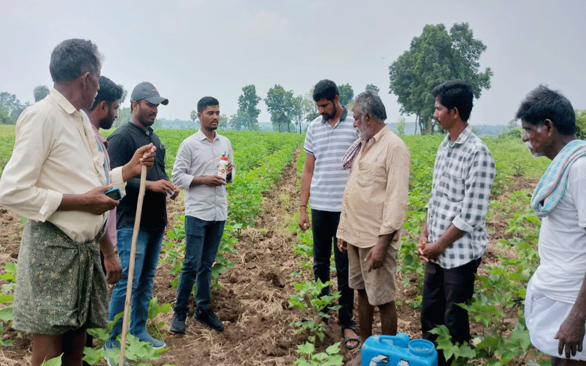 Bonakal : నానో యూరియా వాడకంపై చిన్నబీరవల్లిలో రైతులకు క్షేత్ర ప్రదర్శన