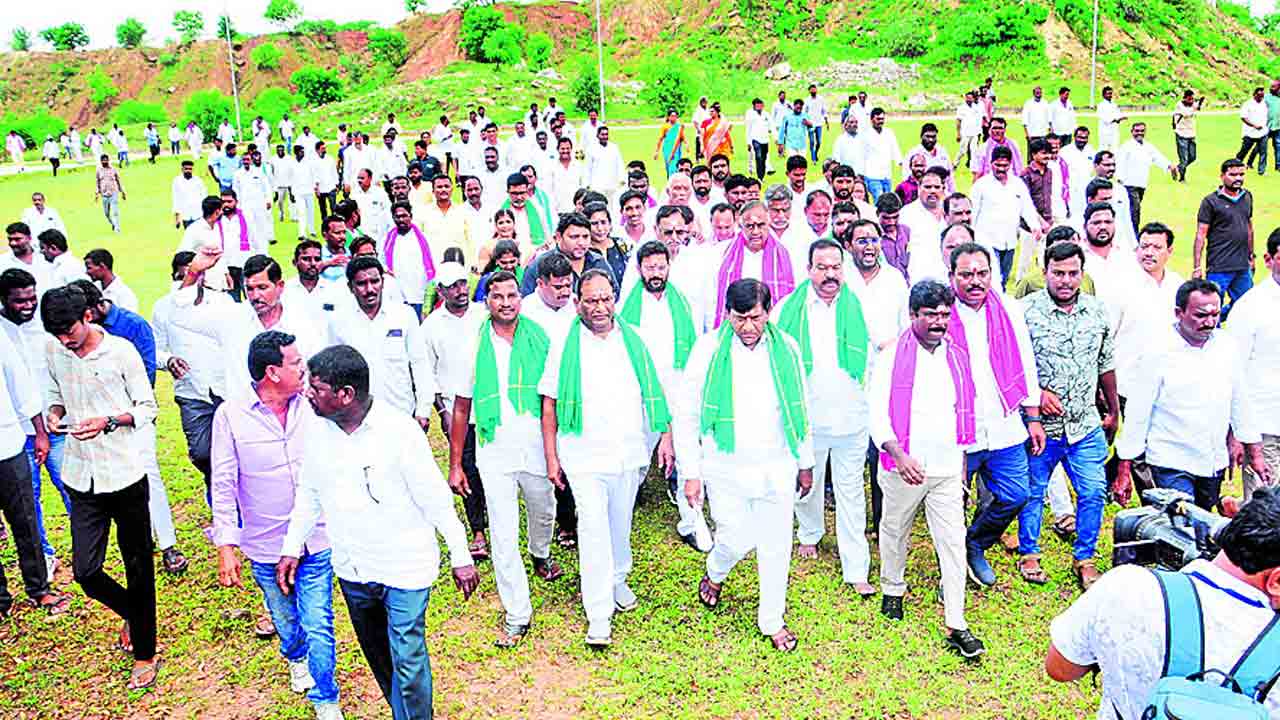 కాళేశ్వర జలాల కోసం కదిలొచ్చిన గులాబీ దండు