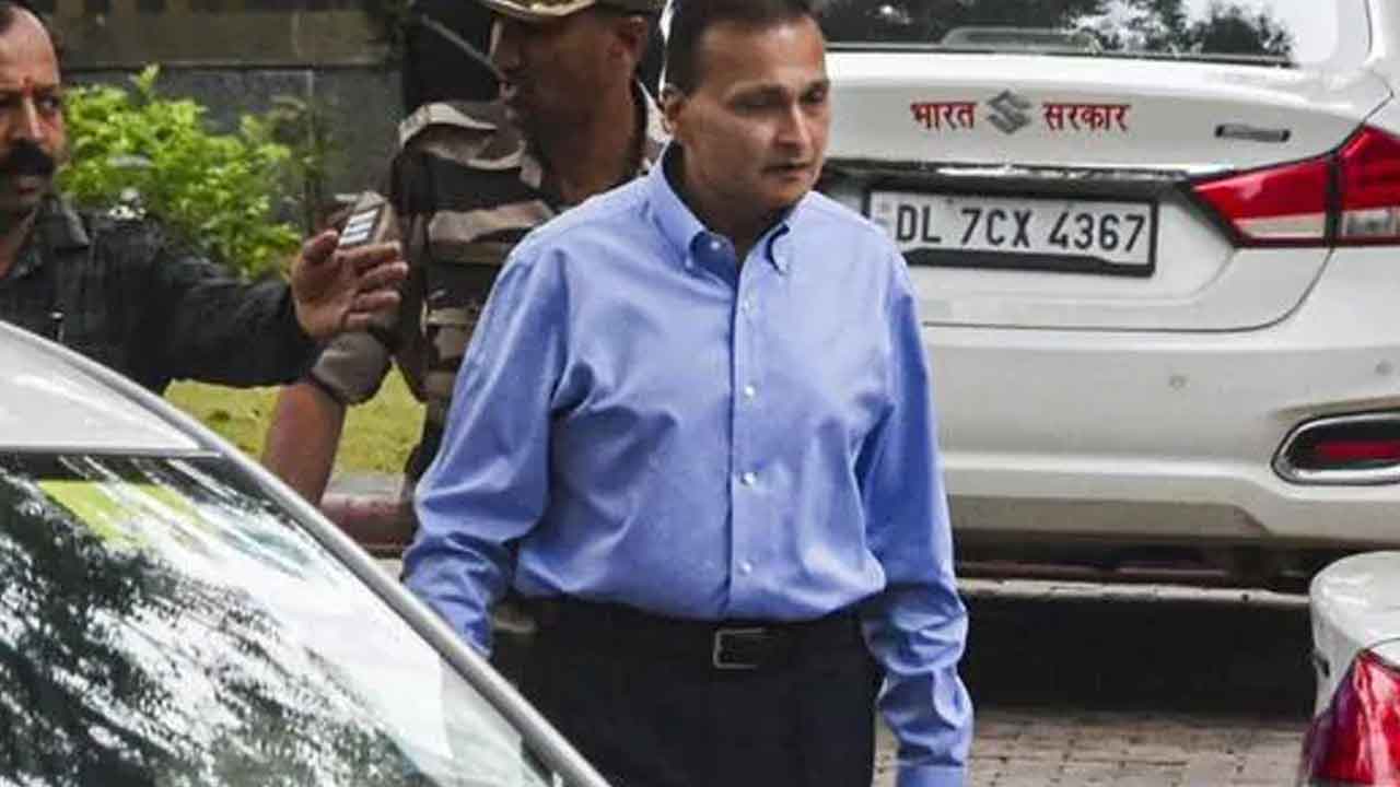 అనిల్‌ అంబానీ కంపెనీల్లో సీబీఐ సోదాలు