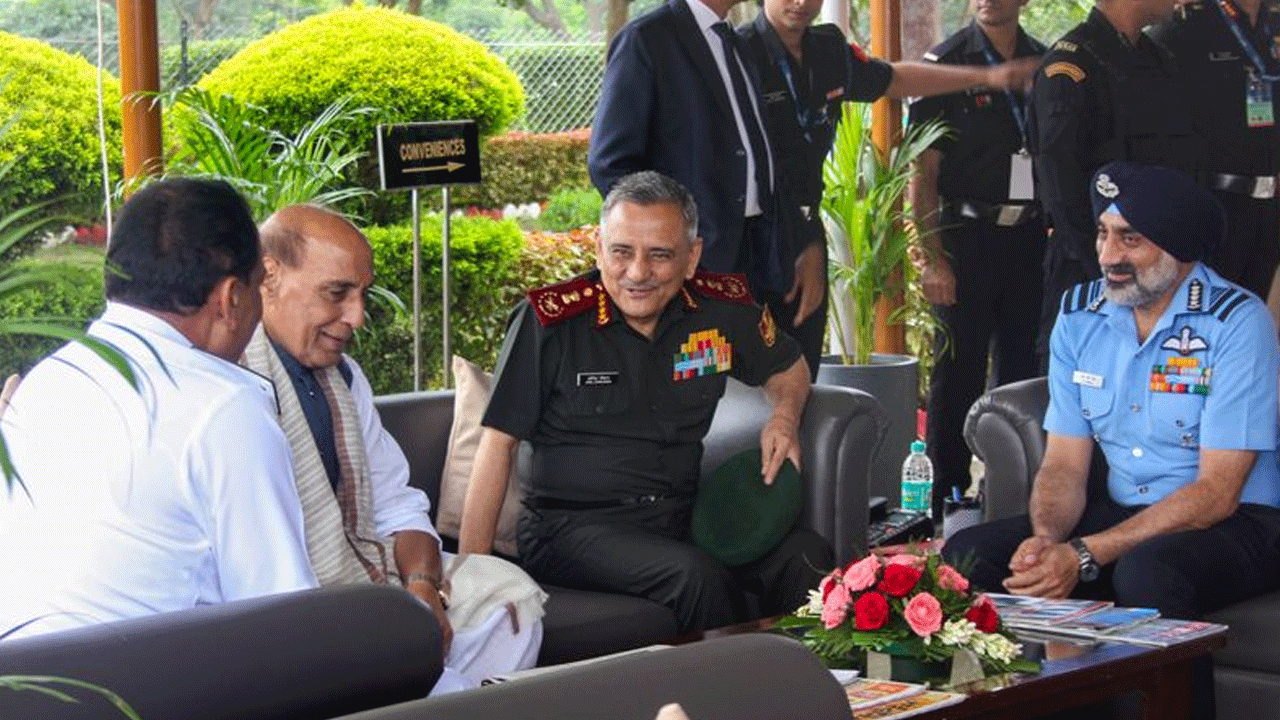Theatre Commands: థియేట‌ర్ క‌మాండ్ ప్ర‌తిపాద‌న వ్య‌తిరేకించిన ఏఐఎఫ్ చీఫ్‌.. కానీ నేవీ చీఫ్ ఏమ‌న్నారంటే