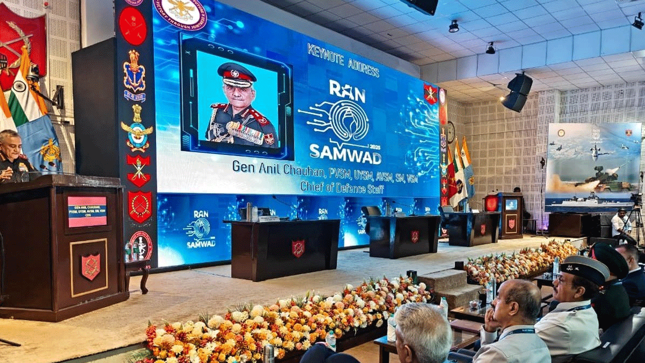 Sudarshan Chakra: త్రివిధ ద‌ళాల స‌హ‌కారంతోనే సుద‌ర్శ‌న చ‌క్ర ప్రాజెక్టు సాధ్యం :  సీడీఎస్ అనిల్ చౌహాన్‌