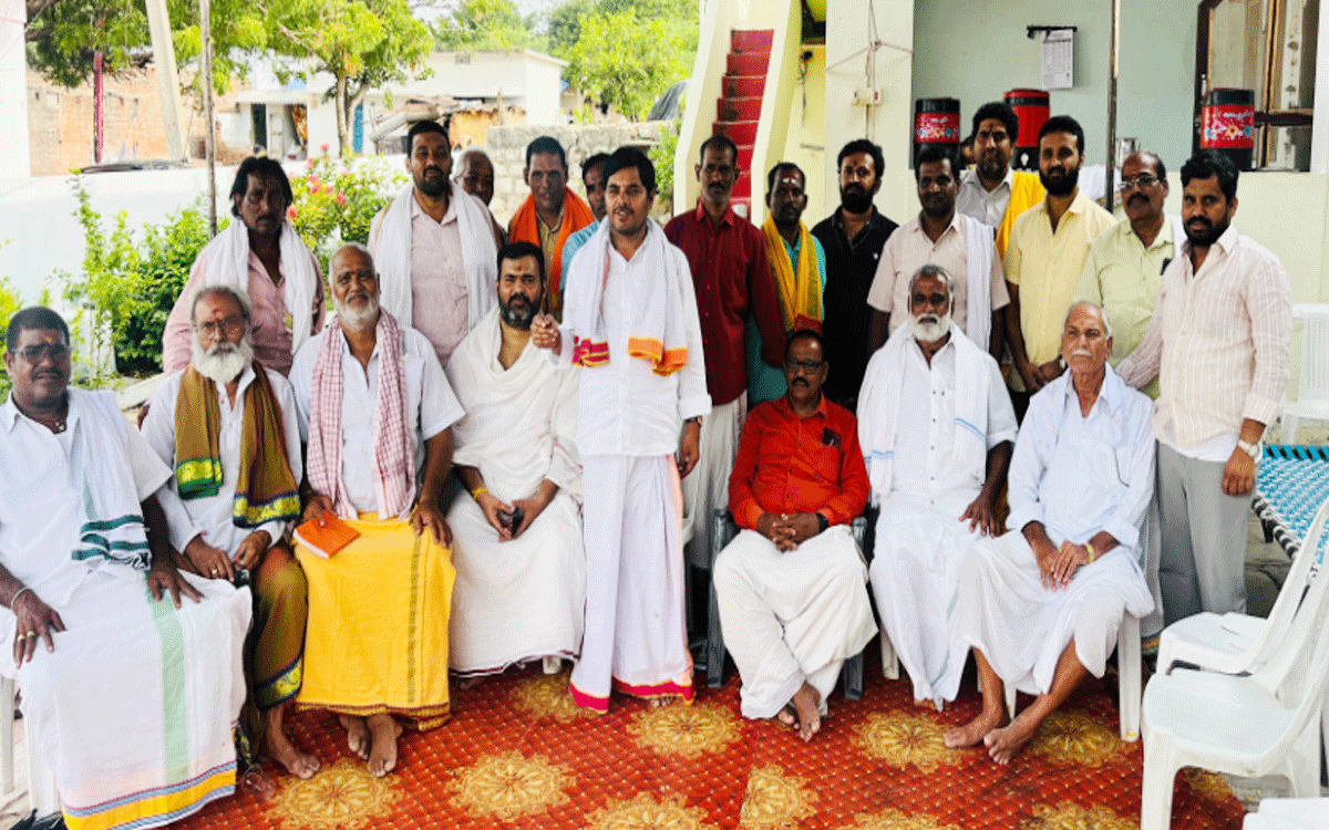 Chandampet : పెద్ద‌మునిగ‌ల్‌లో బ్రాహ్మ‌ణ సంఘం స‌మావేశం