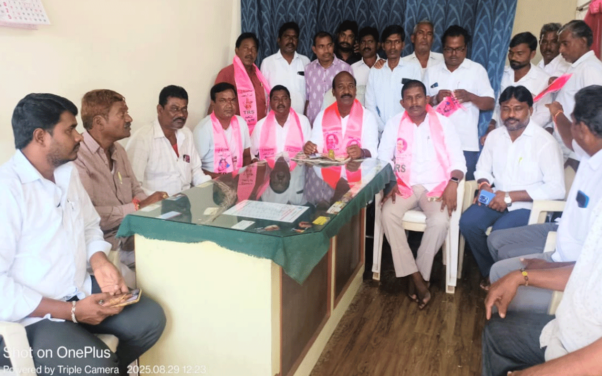 Kattangur : రాజకీయాలకు అతీతంగా అభివృద్ధి నిధులు ఖర్చు చేయాలి : మాజీ ఎమ్మెల్యే చిరుమర్తి లింగయ్య