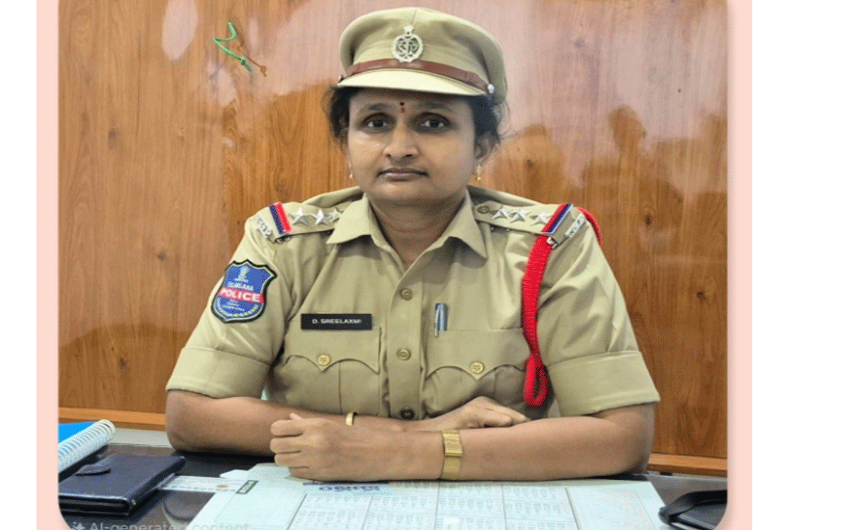 Julurupadu : శాంతి భద్రతల పరిరక్షణకు సహకరించాలి : సీఐ శ్రీలక్ష్మి