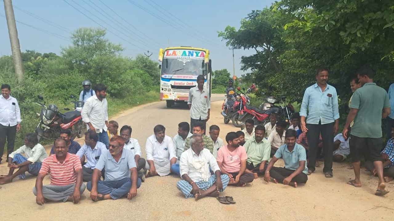 Gambhiraopet | విద్యుత్ సరఫరాలో అంతరాయాన్ని నిరిసిస్తూ రైతుల ధర్నా