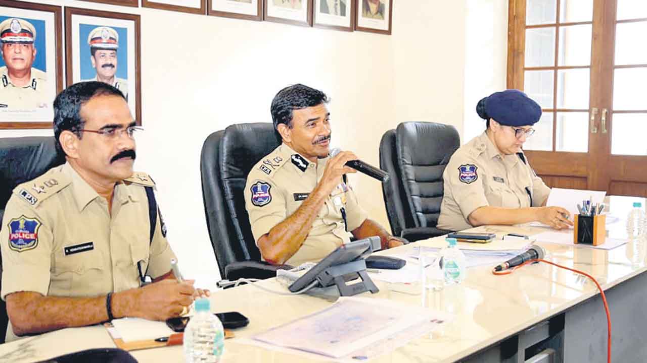 గణేష్‌ నిమజ్జనాలు సాఫీగా సాగేలా చూడాలి