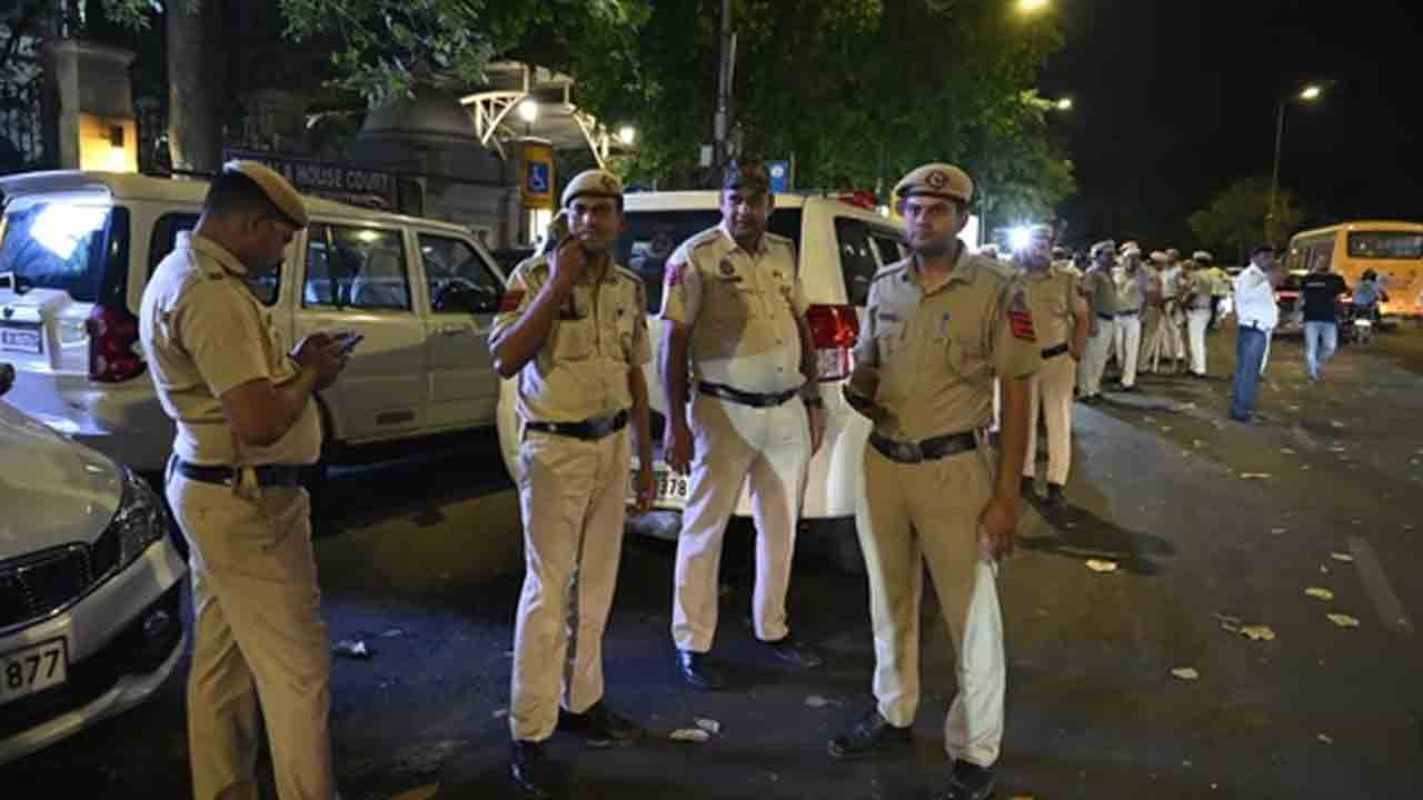 Delhi | చేసిన పనికి శిక్ష ఇదేనంటూ.. 65 ఏండ్ల తల్లిపై కుమారుడి లైంగికదాడి..