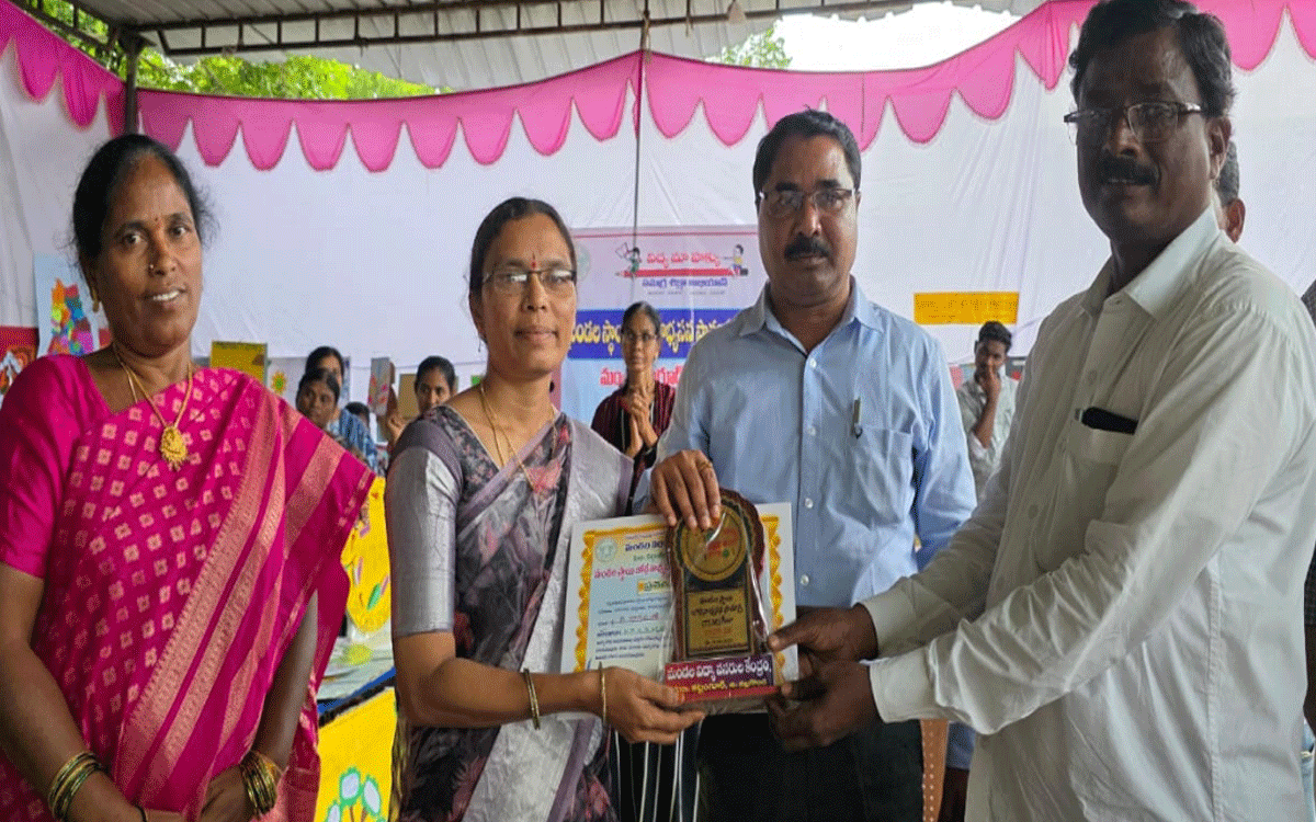 Kattangur : మారుతున్న కాలానికి అనుగుణంగా విద్యా బోధన : డీఈఓ భిక్షపతి
