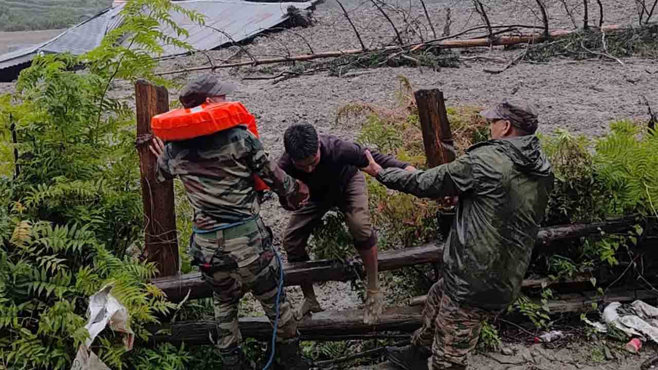 Uttarakhand | సహాయక చర్యలకు అడ్డుపడిన వాన.. వందలాది మంది ఆచూకీ తెలిసేనా..?