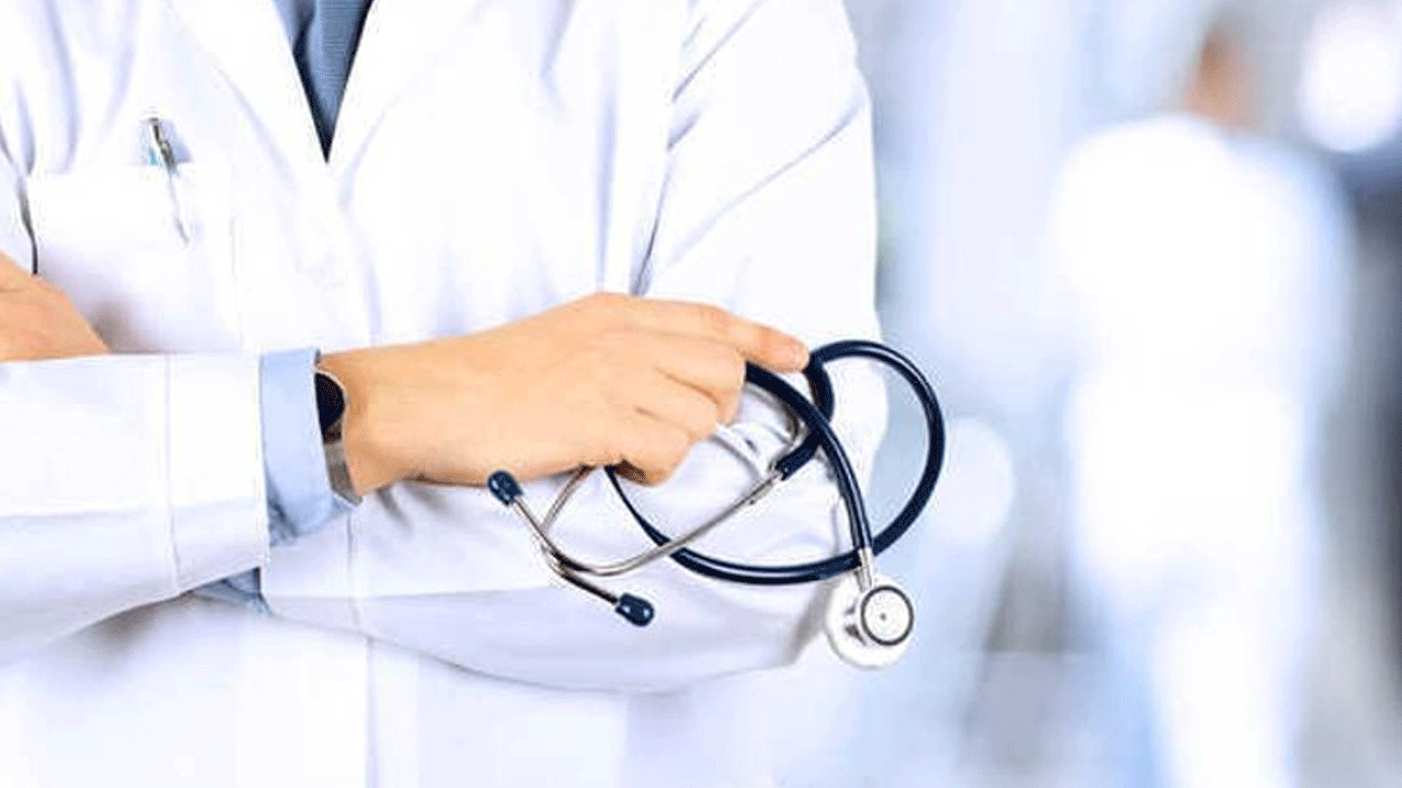 Food Poisoning: లేహ్‌లో ఫుడ్ పాయిజ‌నింగ్‌.. 100 మంది బాలీవుడ్ ఫిల్మ్ వ‌ర్క‌ర్లకు అస్వ‌స్థ‌త‌