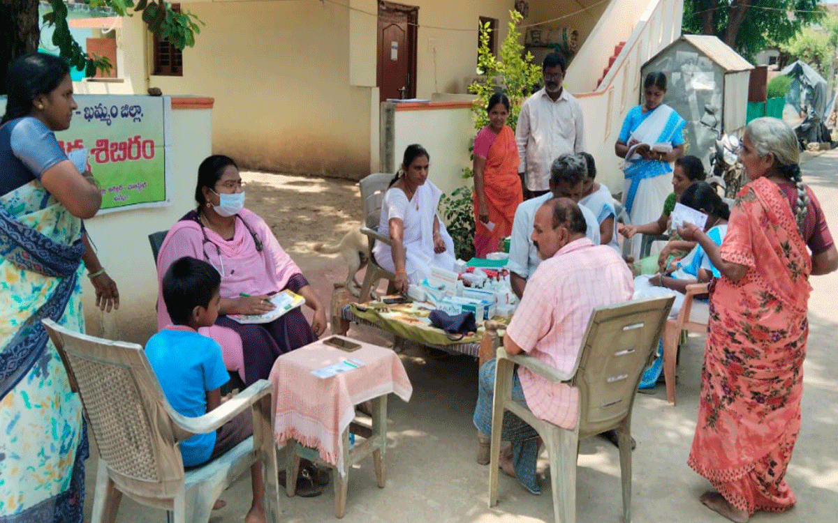 Bonakal : ‘జ్వరాలు సోకితే వెంటనే వైద్య పరీక్షలు చేయించుకోవాలి’