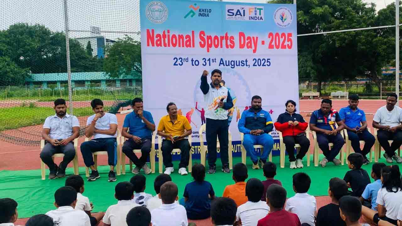 ధ్యాన్చంద్ను స్ఫూర్తిగా తీసుకోవాలి : డీవైఎస్వో
