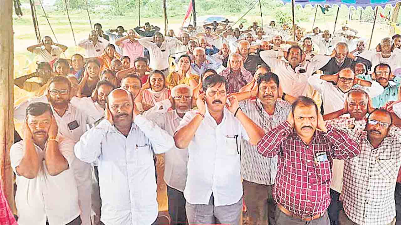 16వ రోజు భాగ్యనగర్‌ టీఎన్జీవోల ఆందోళన