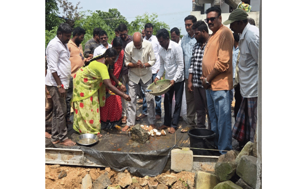 Kodada : ల‌క్ష్మీపురంలో సీసీ రోడ్డు నిర్మాణానికి ఎర్నేని శంకుస్థాప‌న‌