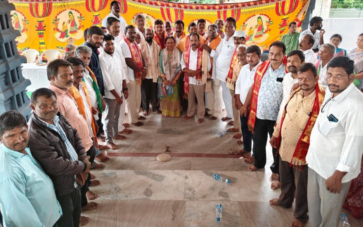 Yerrupalem : చంద్రమౌళీశ్వర ఆలయ పాలకవర్గ ప్రమాణ స్వీకారం